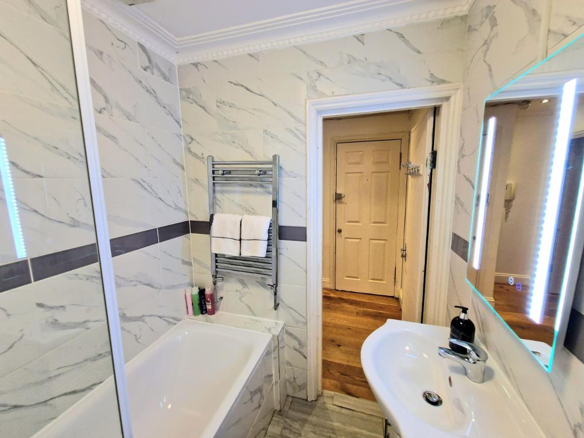 Cosy Home In Kensington - Great Location! 3 Minutes Walk To Earl'S Court Station لندن المظهر الخارجي الصورة