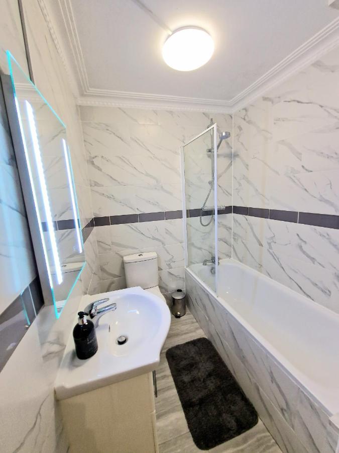 Cosy Home In Kensington - Great Location! 3 Minutes Walk To Earl'S Court Station لندن المظهر الخارجي الصورة