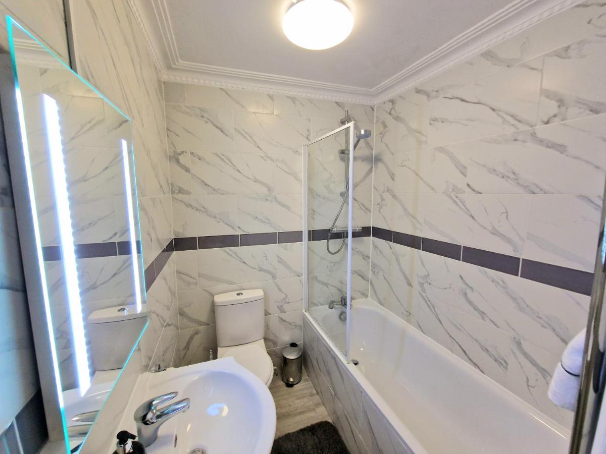 Cosy Home In Kensington - Great Location! 3 Minutes Walk To Earl'S Court Station لندن المظهر الخارجي الصورة