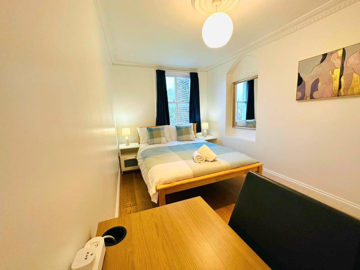 Cosy Home In Kensington - Great Location! 3 Minutes Walk To Earl'S Court Station لندن المظهر الخارجي الصورة