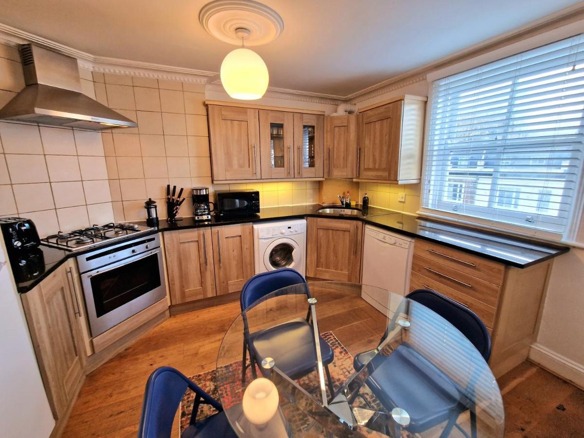 Cosy Home In Kensington - Great Location! 3 Minutes Walk To Earl'S Court Station لندن المظهر الخارجي الصورة